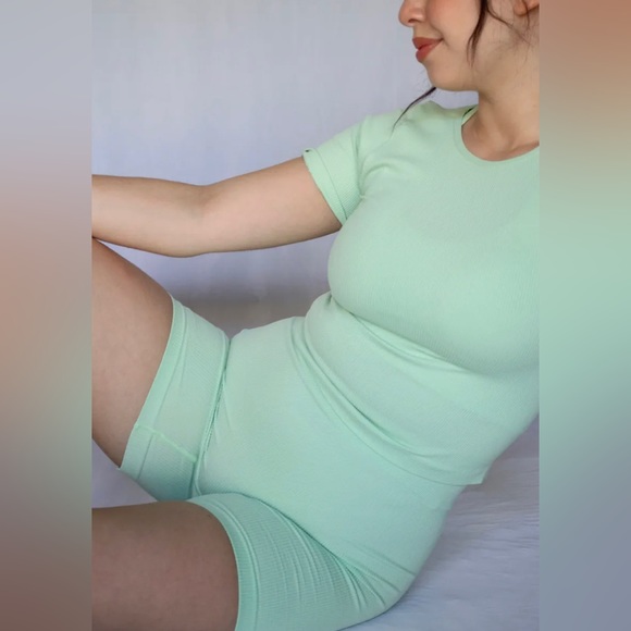 Ribbed T-Shirt and Shorts Set - Picture 2 of 3